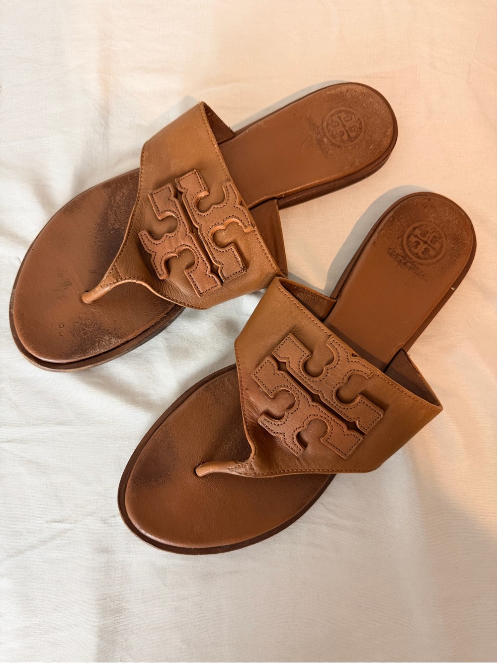 Tory Burch Women’s Cognac Leather Thong Sandals - Picture 10 of 11